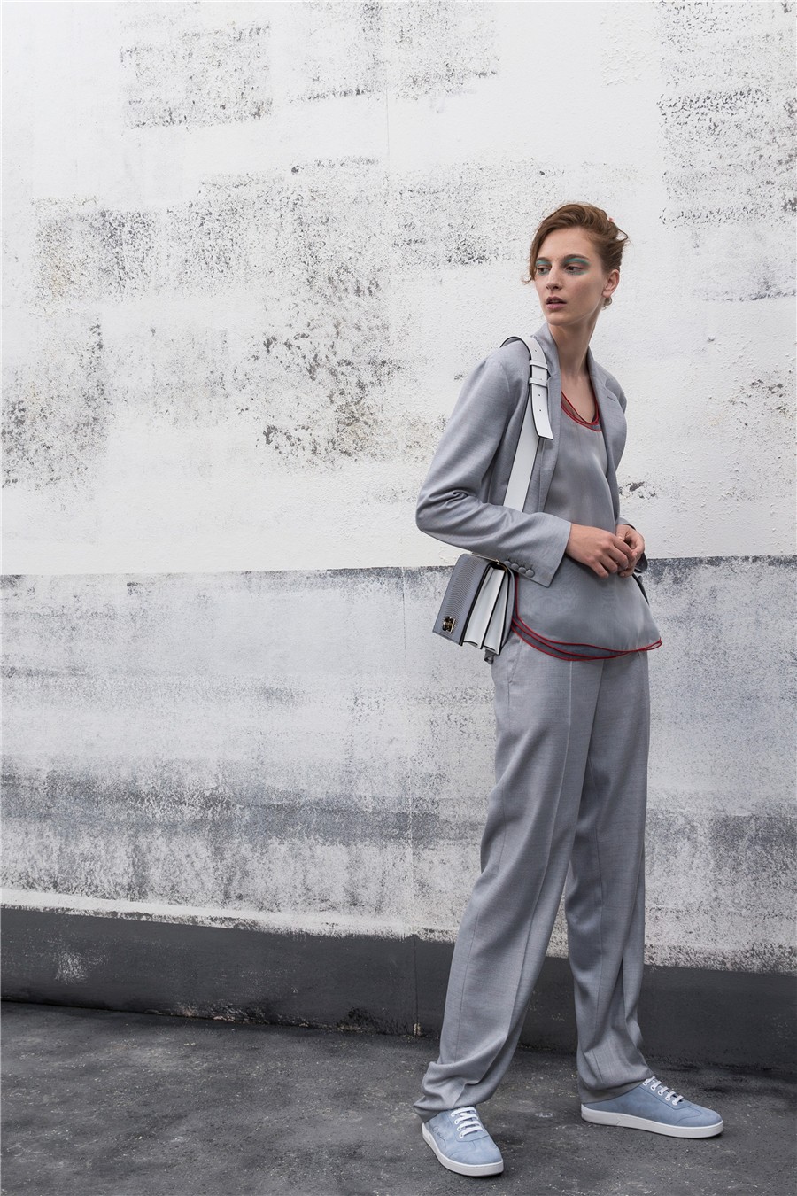 giorgioarmani女装风格,意大利奢侈品牌giorgioarmani