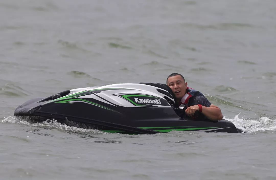 川崎摩托艇1.8T发动机零售价,川崎摩托艇310最新款测评