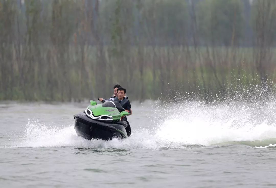 川崎摩托艇1.8T发动机零售价,川崎摩托艇310最新款测评