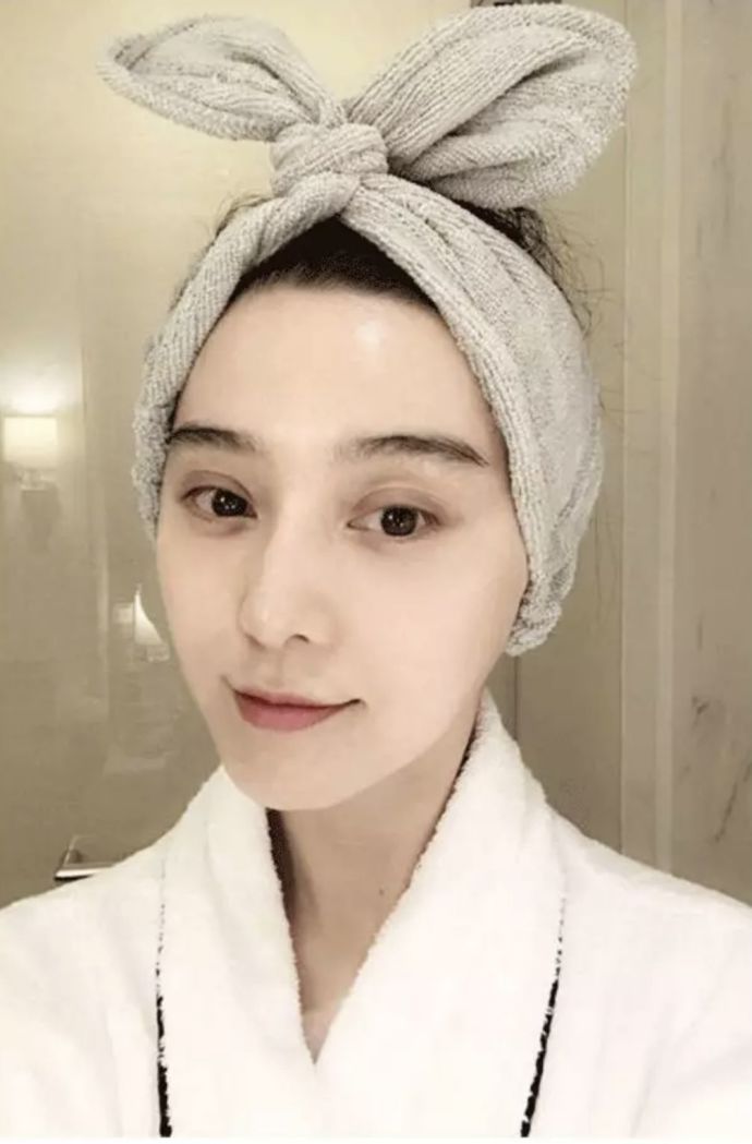 范冰冰豪华化妆台,范冰冰的化妆柜里有什么