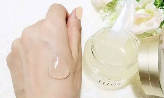 范冰冰豪华化妆台,范冰冰的化妆柜里有什么