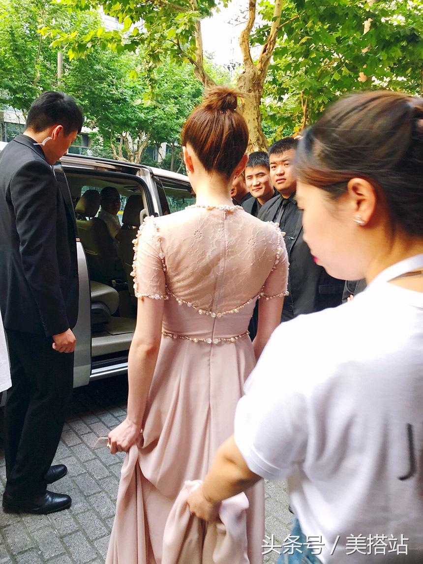 江疏影唐嫣罕见同框,唐嫣罗晋江疏影唱歌视频