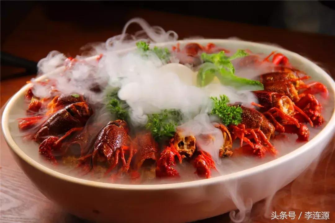 吃着小龙虾看球,小龙虾与世界杯绝配