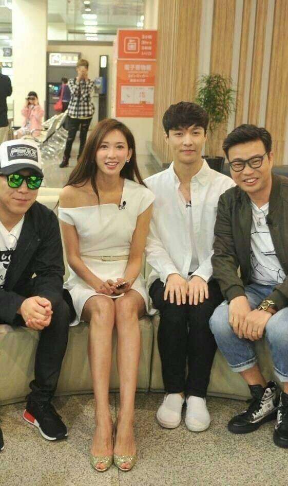 张艺兴努力努力再努力的带字图片,易烊千玺努力还是张艺兴努力