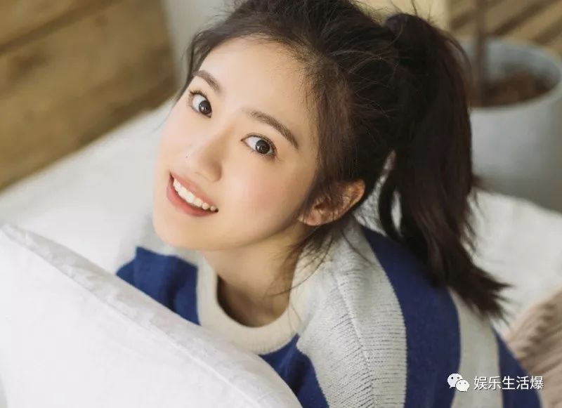 萌妃驾到金晨主动吻汪东城的花絮,金晨演的电视剧萌妃驾到合集