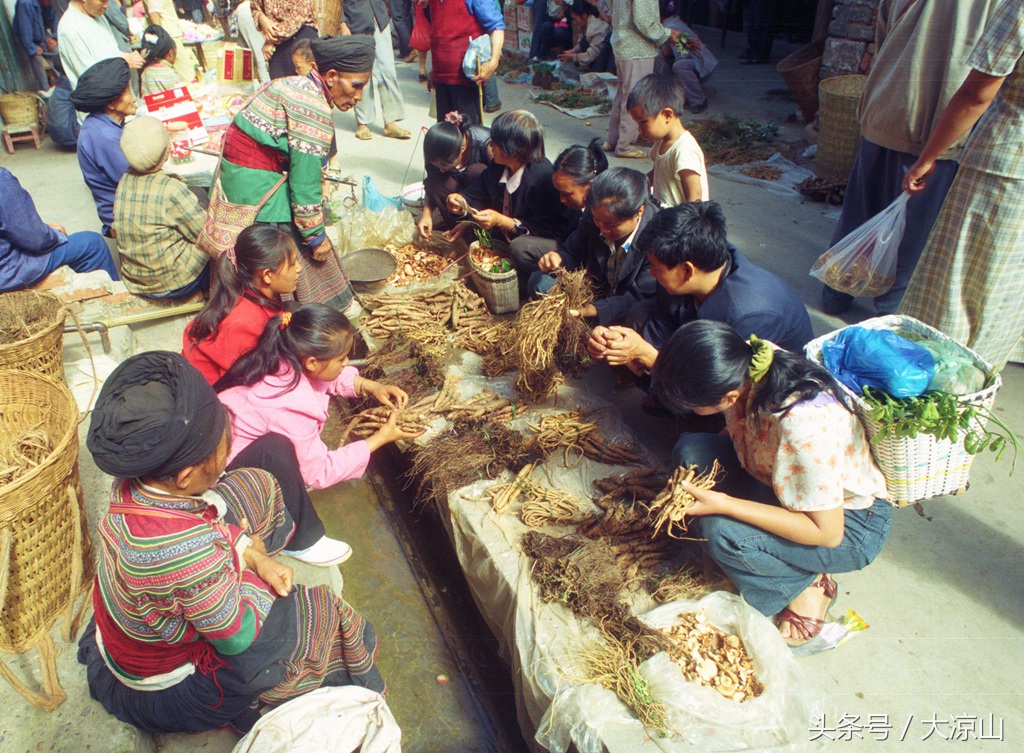 相机记录德昌端午节19年传统端午在大凉山非常火爆今年县政府主办值得期待