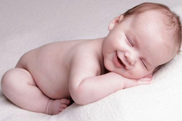 为何有些女性一生下来就不孕,女性的子宫要怎样容易受孕