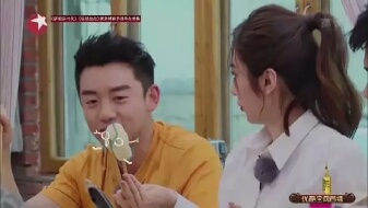 王晓晨吃糖三角包子,王晓晨陈赫吃饭