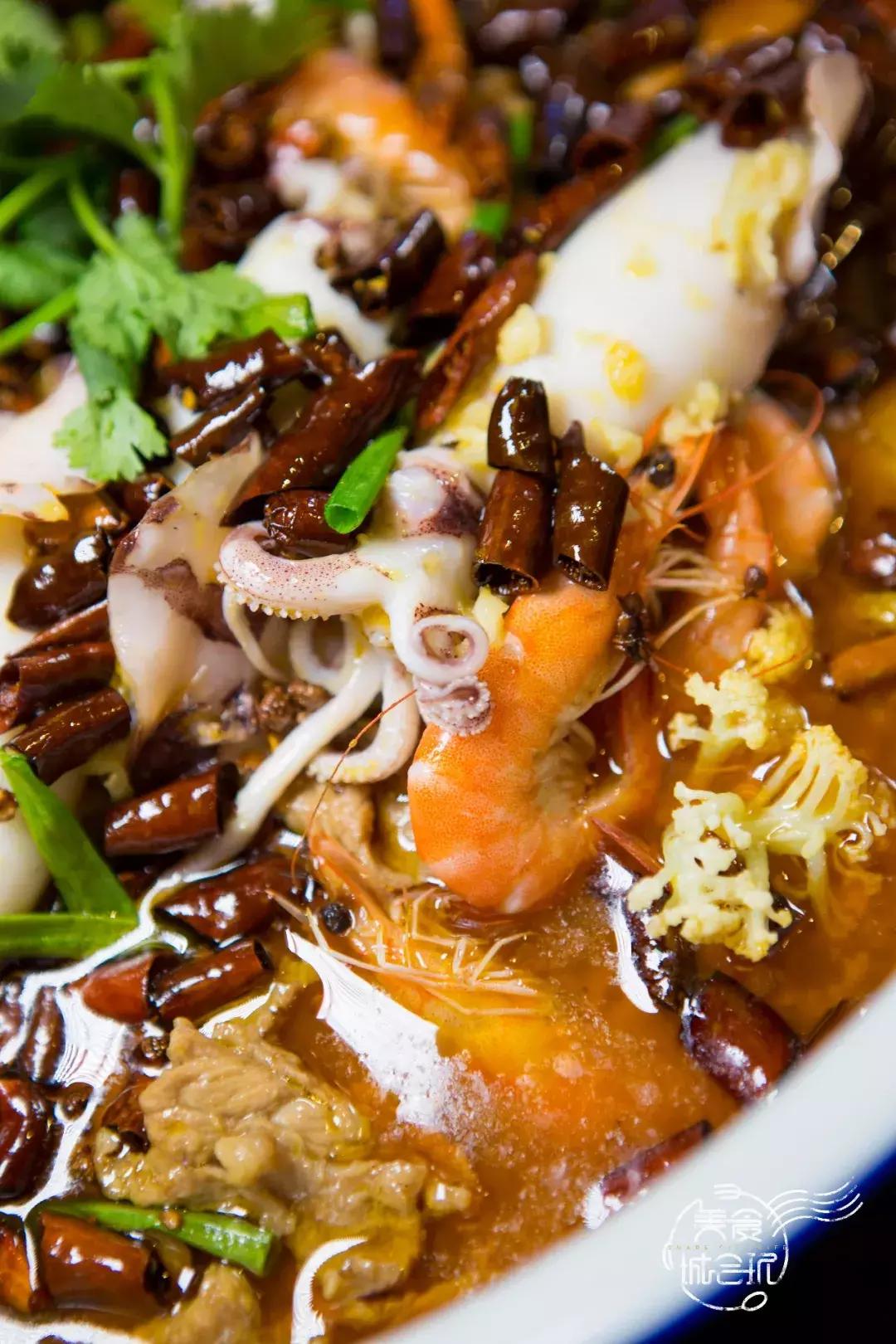 你知道哪个将军手里拿的是炒匙吗？答案就在这家十年老店！