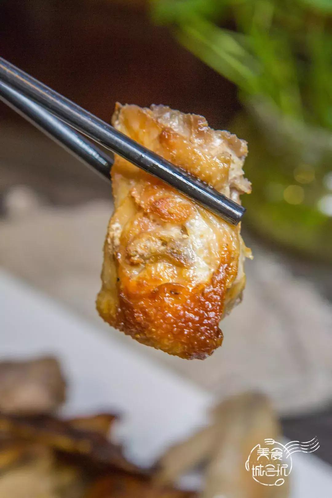 你知道哪个将军手里拿的是炒匙吗？答案就在这家十年老店！