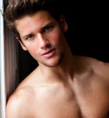 神秘深邃富有感知力的天蝎座,天蝎座多疑敏感占有欲极强