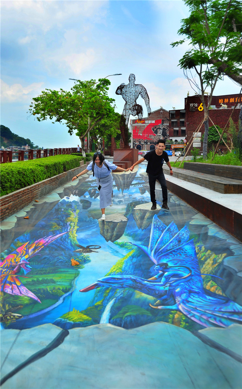 墙面当画布，一支画笔画出70万年收入