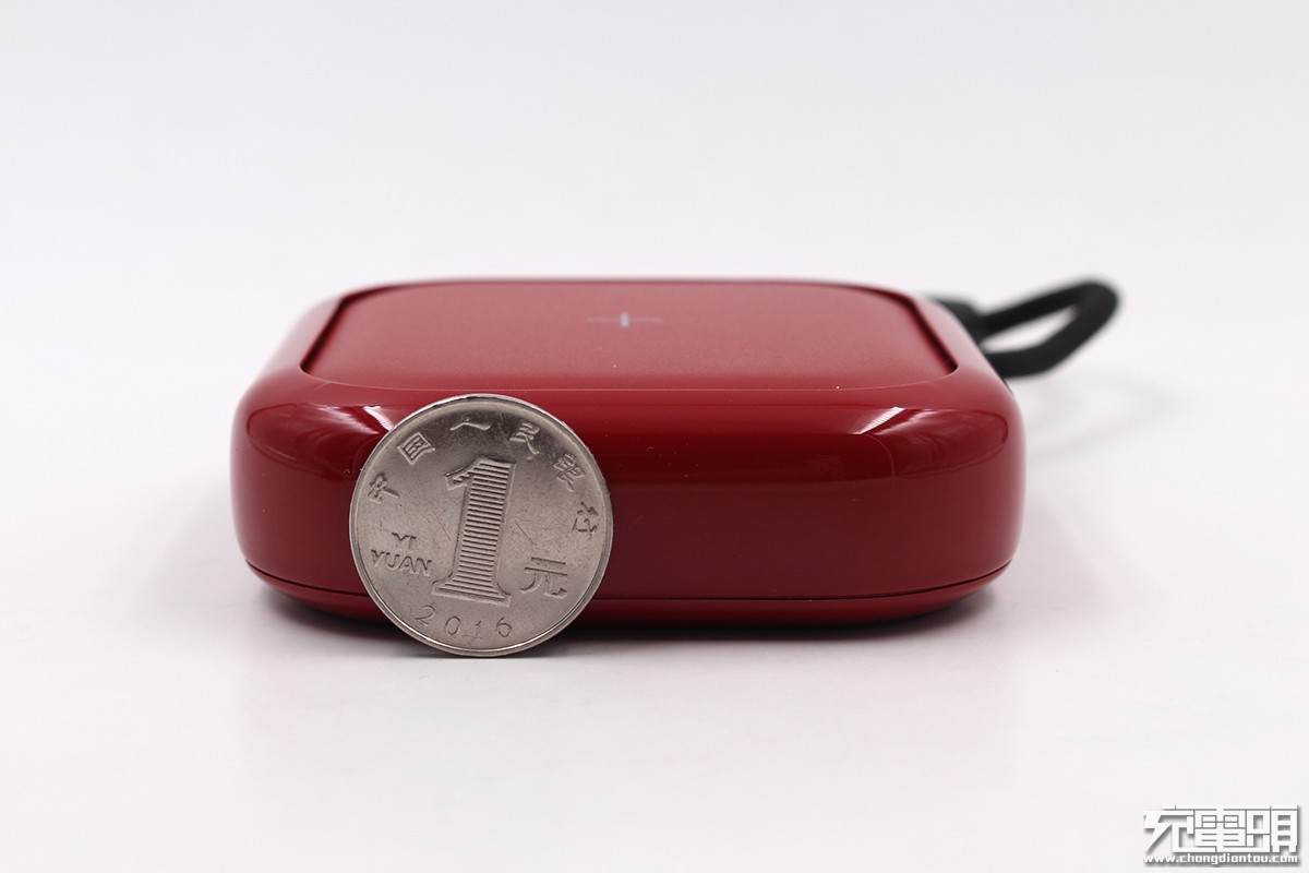 小巧挂绳设计:MIPOW小麦一品推出新款无线充移动电源(SPX01W)