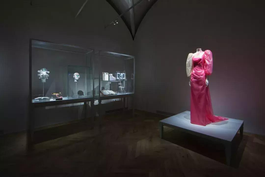 服装消费者调查问题分析,接受服装市场调查采访如何说最好