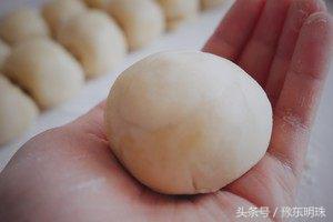 如何在家把绿豆做成绿豆饼,做绿豆饼绿豆可以直接煮吗