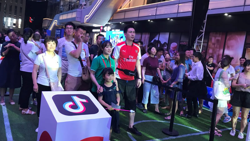 *今条头日**WEUP足球嗨抖夜,燃爆2018夏日足球狂欢盛宴!