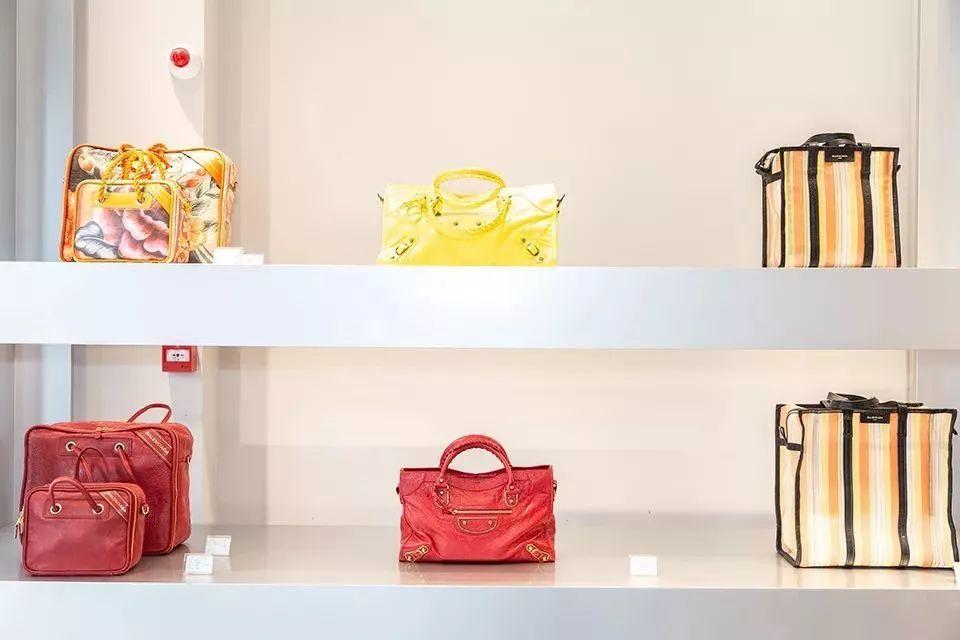 顺便去佛罗伦萨小镇,用3000块去佛罗伦萨小镇