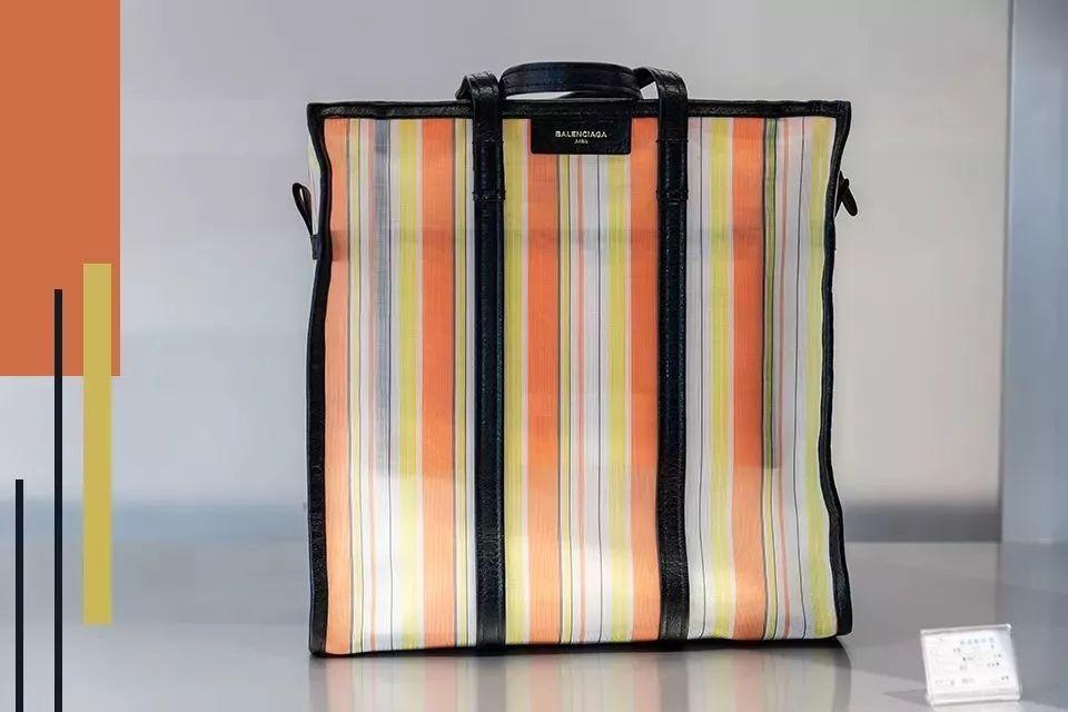 顺便去佛罗伦萨小镇,用3000块去佛罗伦萨小镇