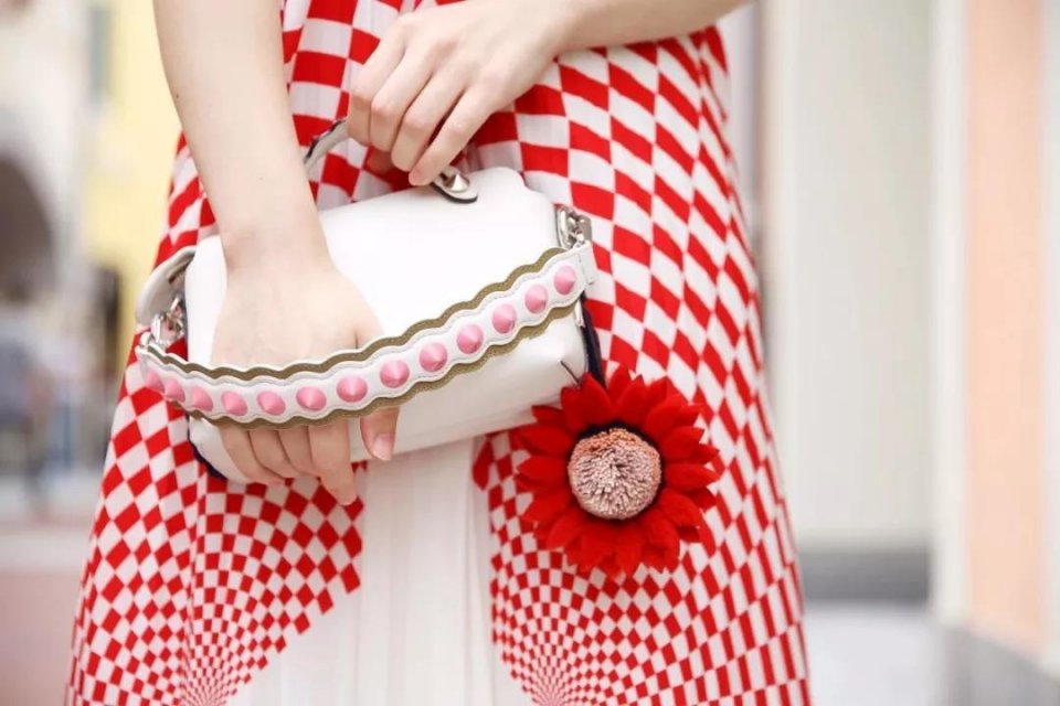 顺便去佛罗伦萨小镇,用3000块去佛罗伦萨小镇