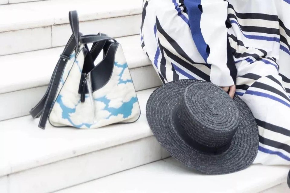 顺便去佛罗伦萨小镇,用3000块去佛罗伦萨小镇