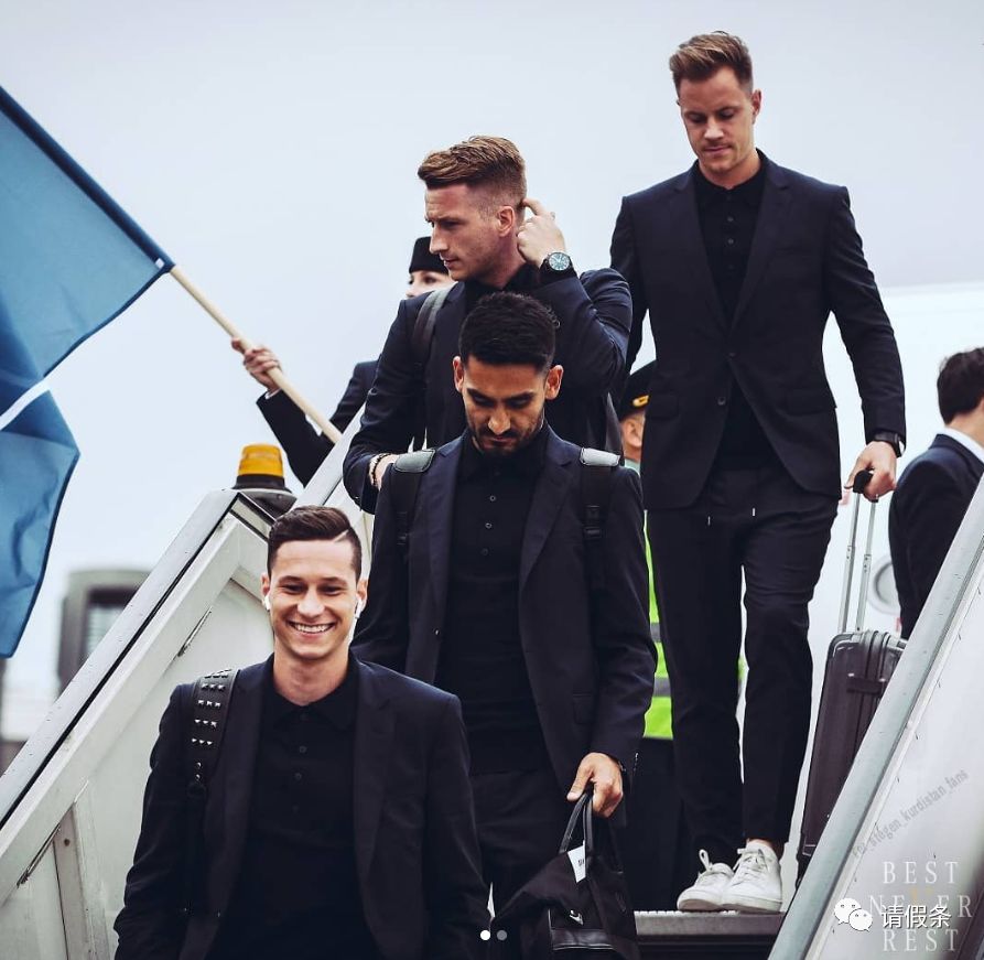 俄罗斯世界杯德国队西服,世界杯法国队穿西装见马克龙