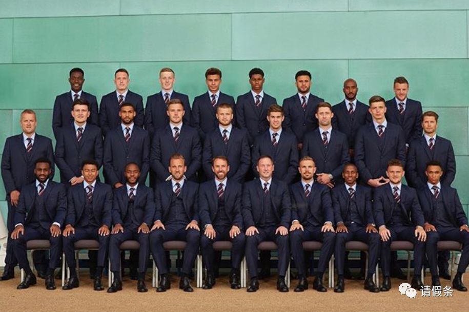 俄罗斯世界杯德国队西服,世界杯法国队穿西装见马克龙