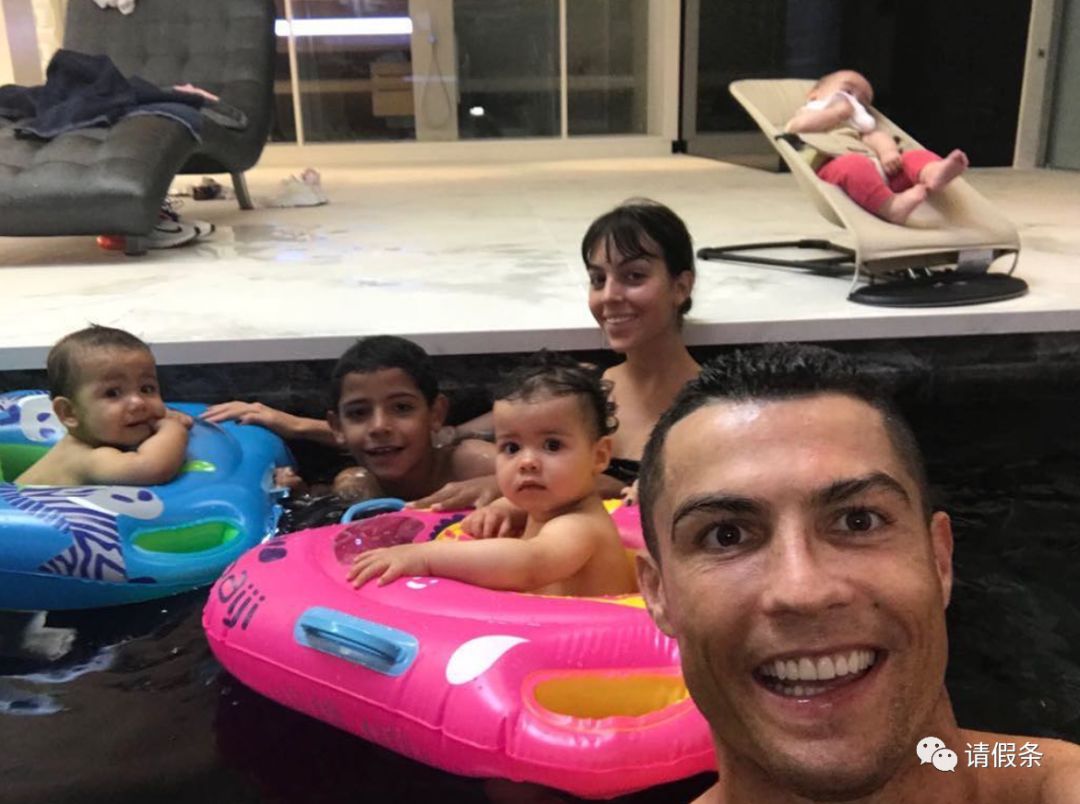 俄罗斯世界杯德国队西服,世界杯法国队穿西装见马克龙