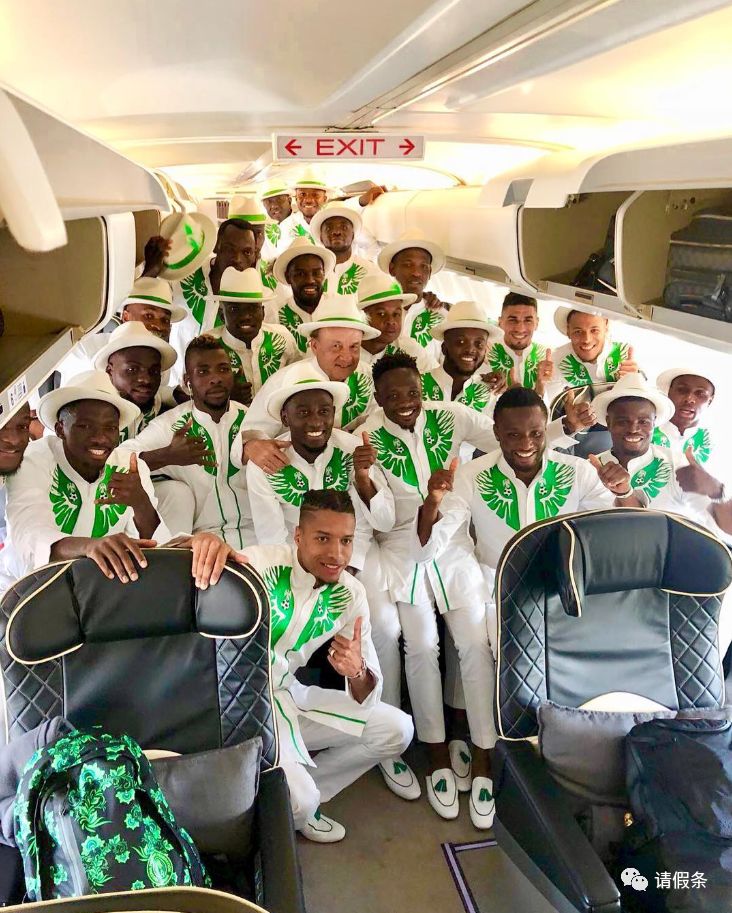 俄罗斯世界杯德国队西服,世界杯法国队穿西装见马克龙