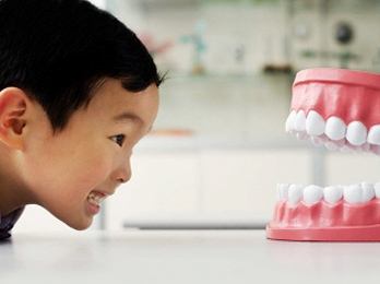 孩子长牙要注意什么,孩子长牙有多难受