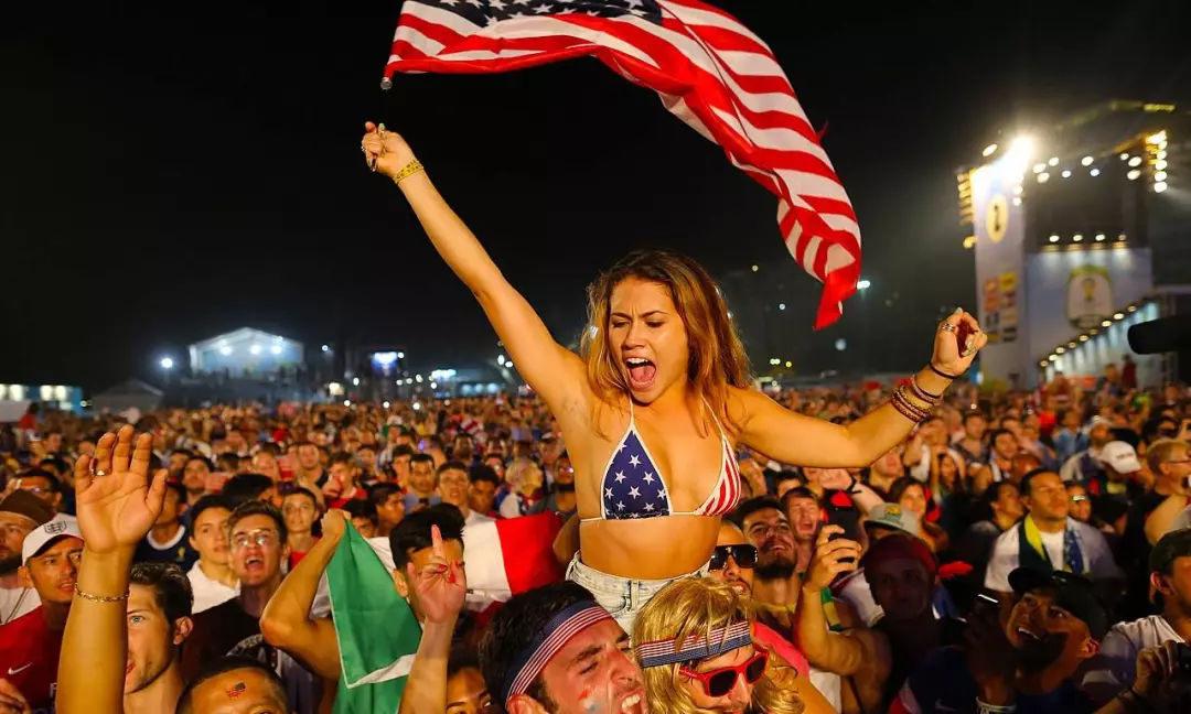 不是耸人听闻,历届世界杯都有球迷熬夜看球猝死!