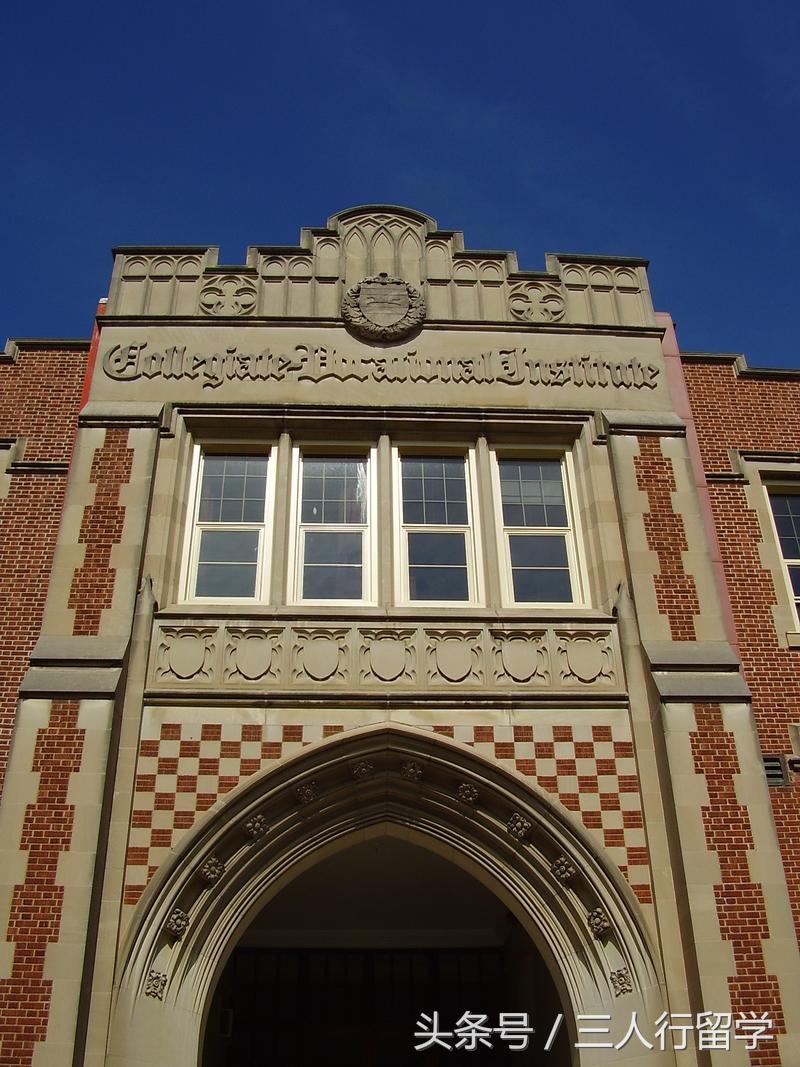 加拿大圭尔夫高中,加拿大圭尔夫大学学费