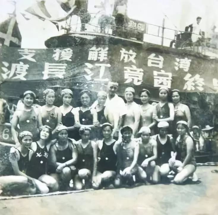 穿比基尼的中国姑娘:姐穿的是自由