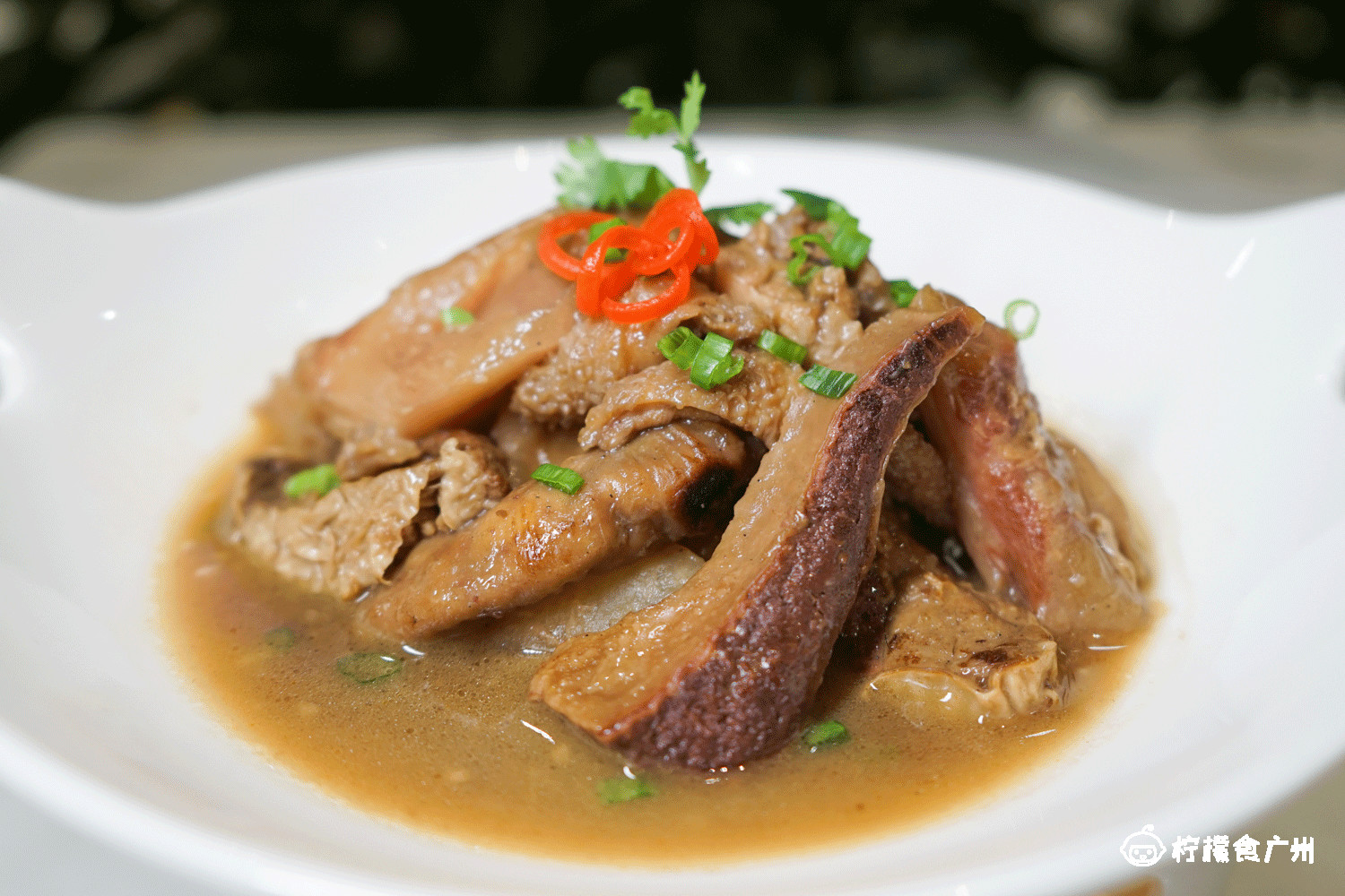 秒穿到香港的美食街，光车仔面就有1014816种搭配！