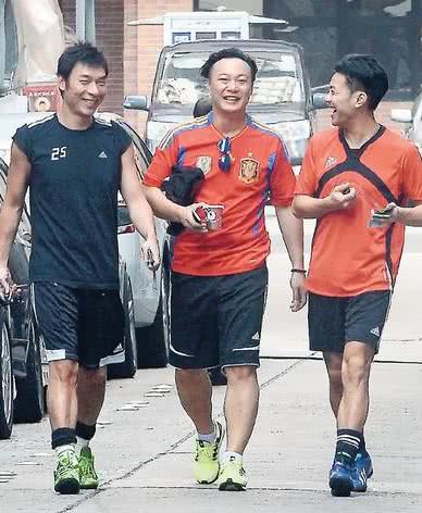 世界杯陈奕迅浮夸,世界杯陈奕迅比赛视频