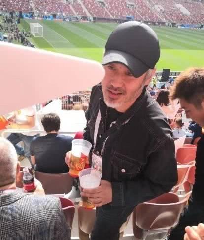 世界杯陈奕迅浮夸,世界杯陈奕迅比赛视频