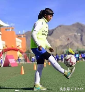 *藏西**足球百年：与英国人比赛到女子足球队建立
