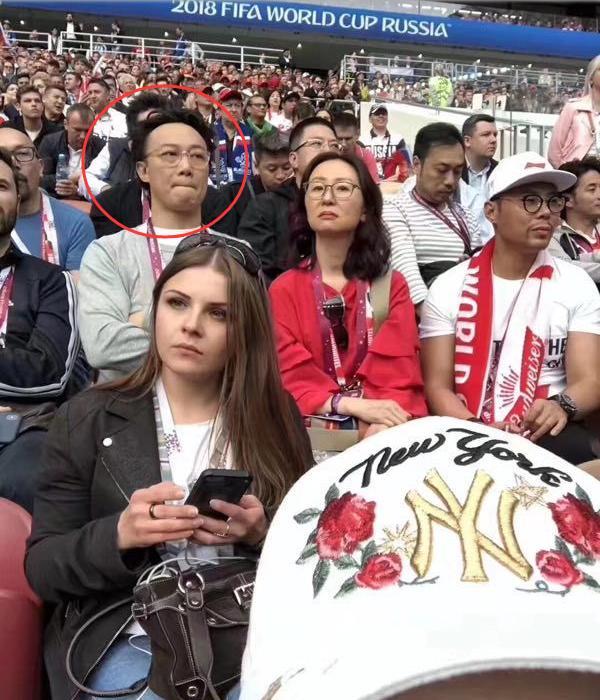 吴秀波与陈奕迅现身世界杯，网友：不开演唱会，看什么世界杯