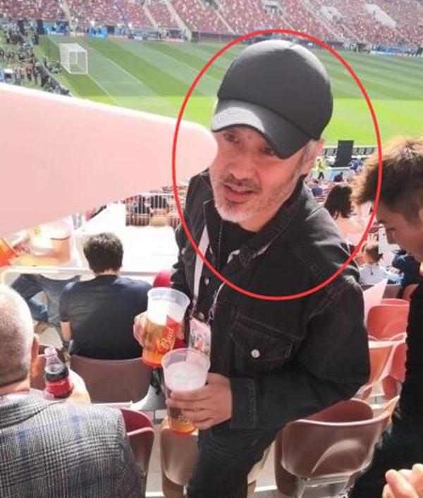 吴秀波与陈奕迅现身世界杯，网友：不开演唱会，看什么世界杯