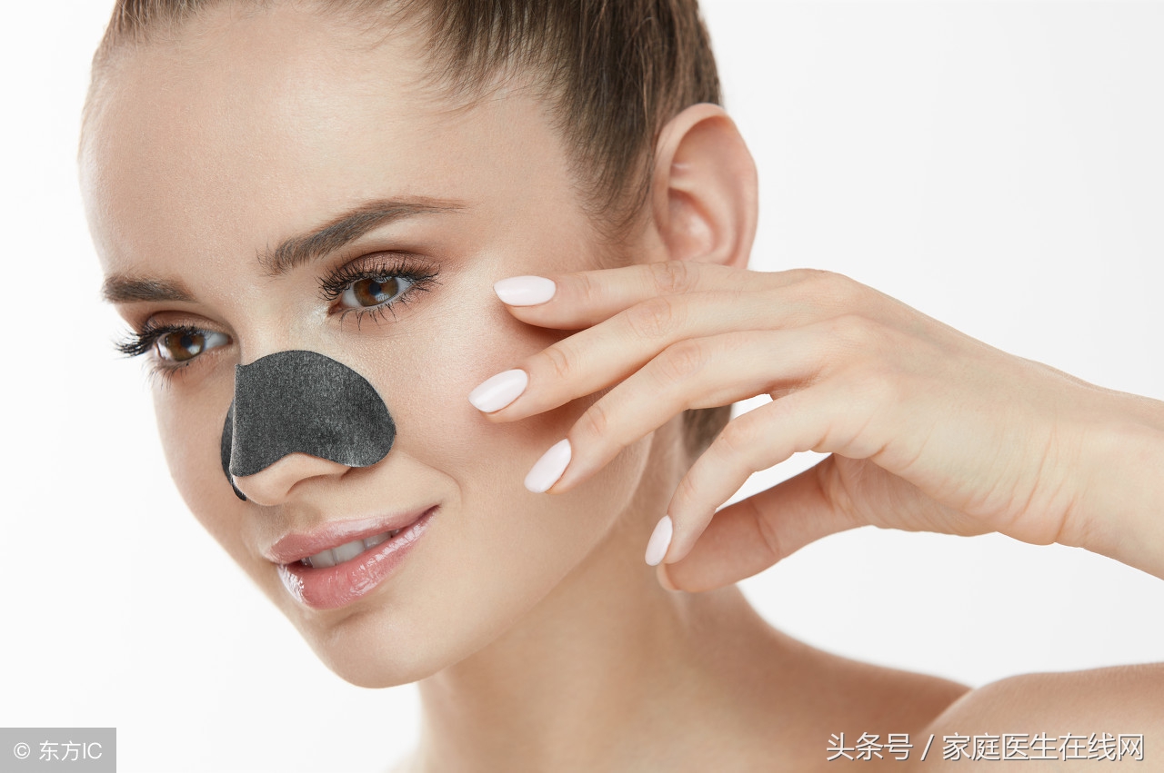 鼻头挤出的油脂怎么去除,鼻头有白色的东西冒出来怎么回事