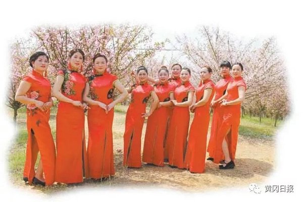 一个穷山村变富裕的故事,一个不起眼的山村如今的变化