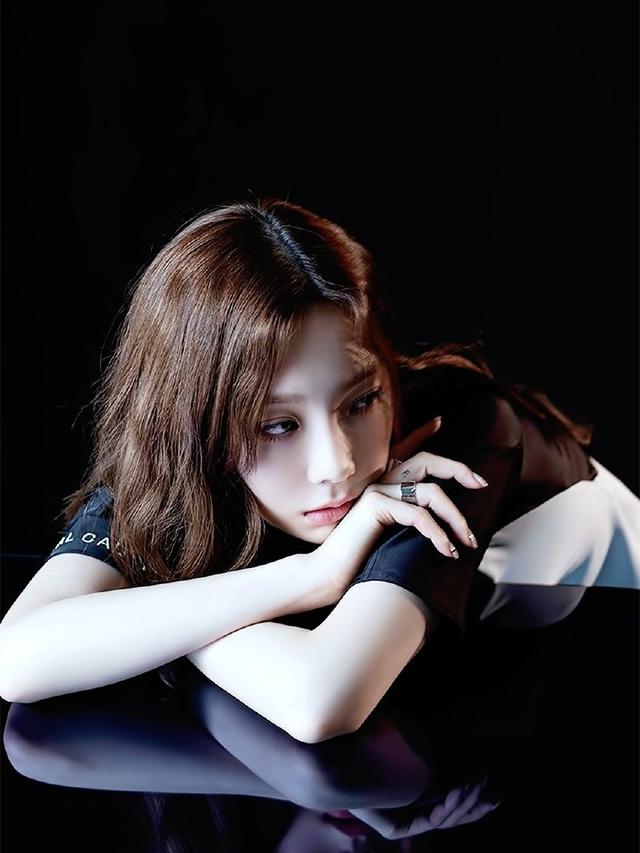 泰妍黑色吊带连衣裙,泰妍秋冬穿搭