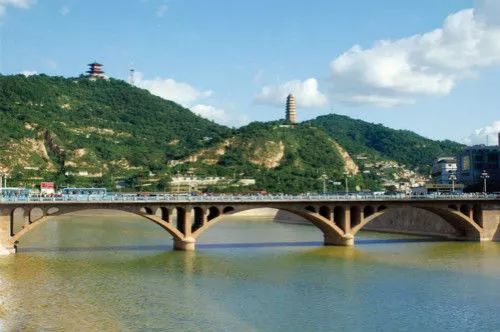 政法委书记对照新时代好干部标准,如何当一名合格的政法委书记