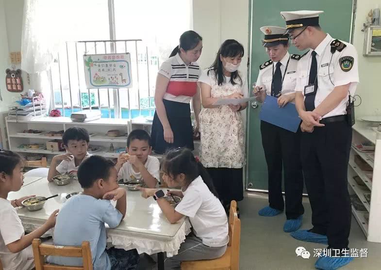 小孩喉咙有疱疹反复发烧是什么病,孩子发热喉咙有痰怎么办