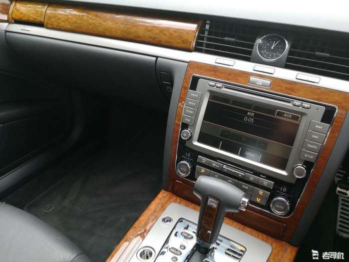 内饰媲美奔驰s,内饰与奔驰媲美的车