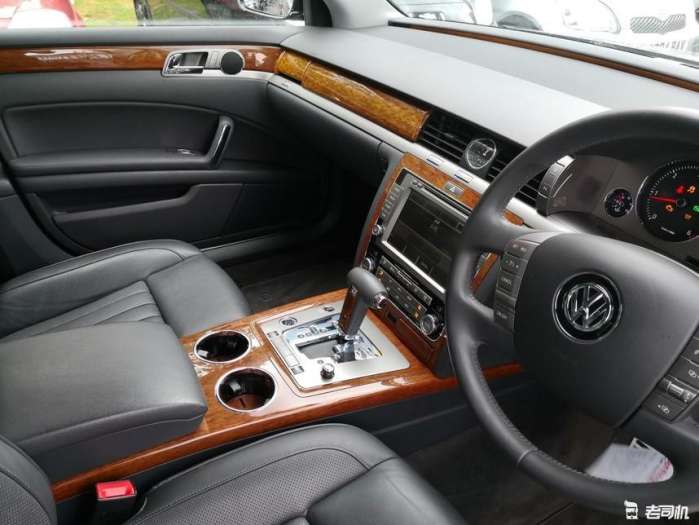 内饰媲美奔驰s,内饰与奔驰媲美的车