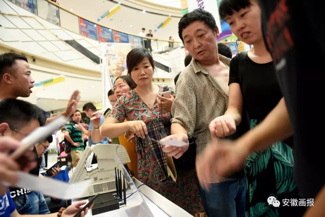 世界杯足球画报,画报聚焦时刻