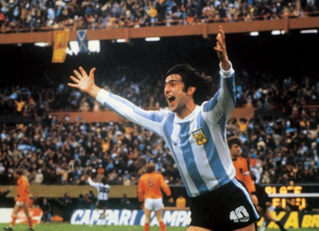 「夜读」世界杯经典球衣图鉴，哪一件是你的青春？