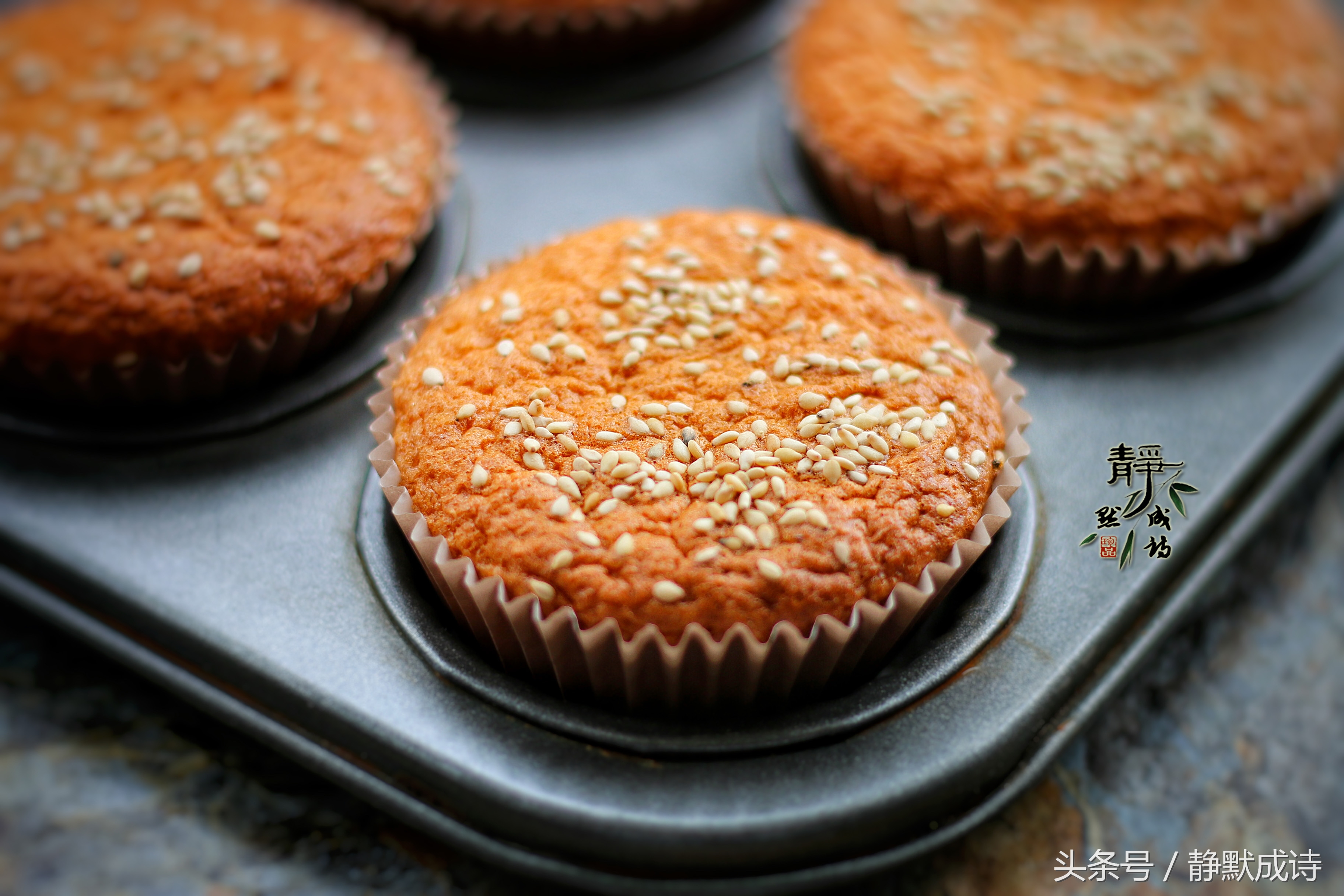 酥软的烤小蛋糕这样做才好吃,如何制作小蛋糕又简单又好吃