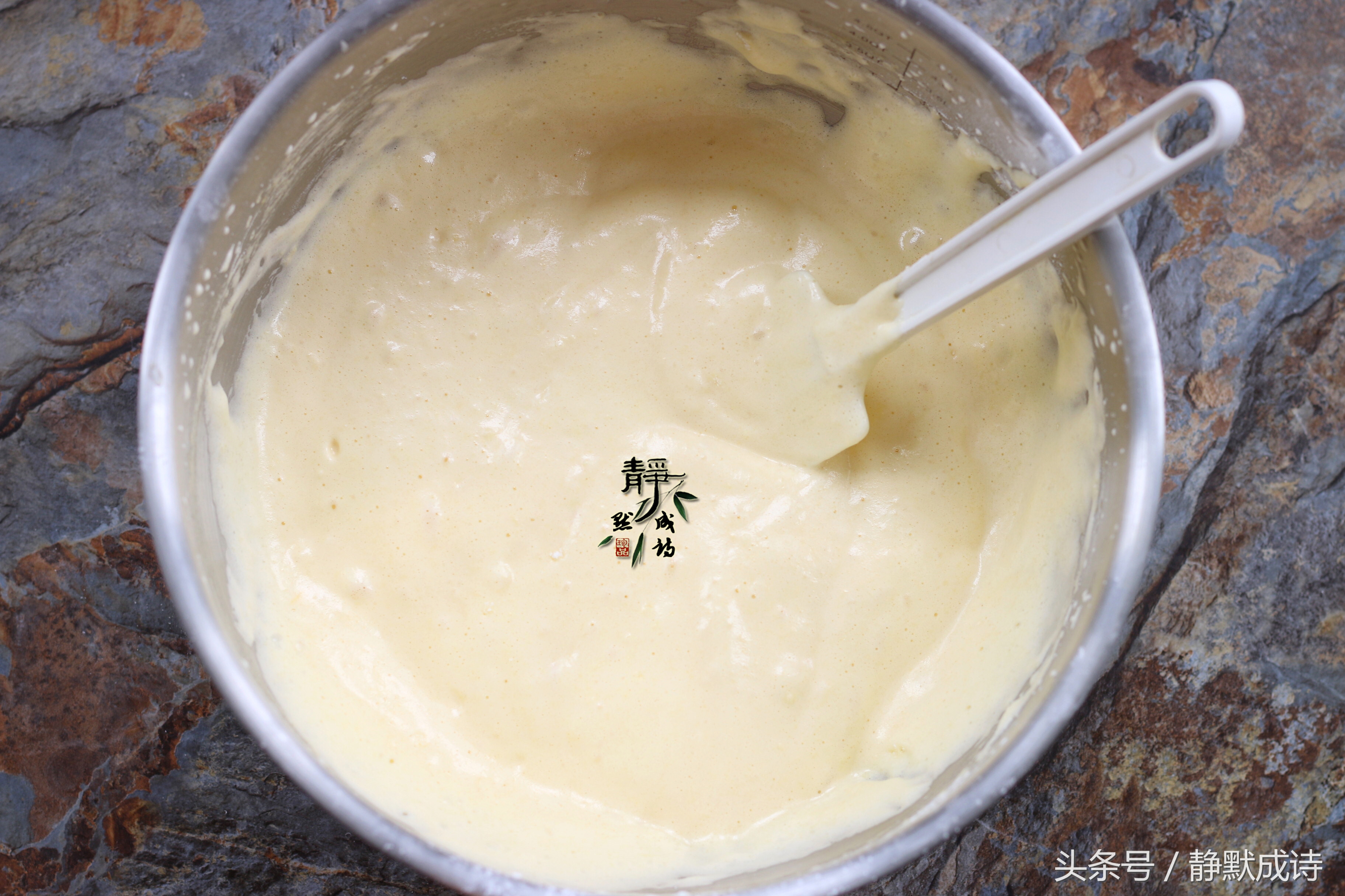 酥软的烤小蛋糕这样做才好吃,如何制作小蛋糕又简单又好吃