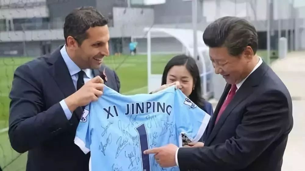 第524期「学习前沿」习*平近**的足球缘